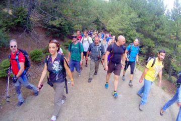 Φλαμπούρι - 2015-04-19 - Πεζοπορία στο δρυμό της Πάρνηθας